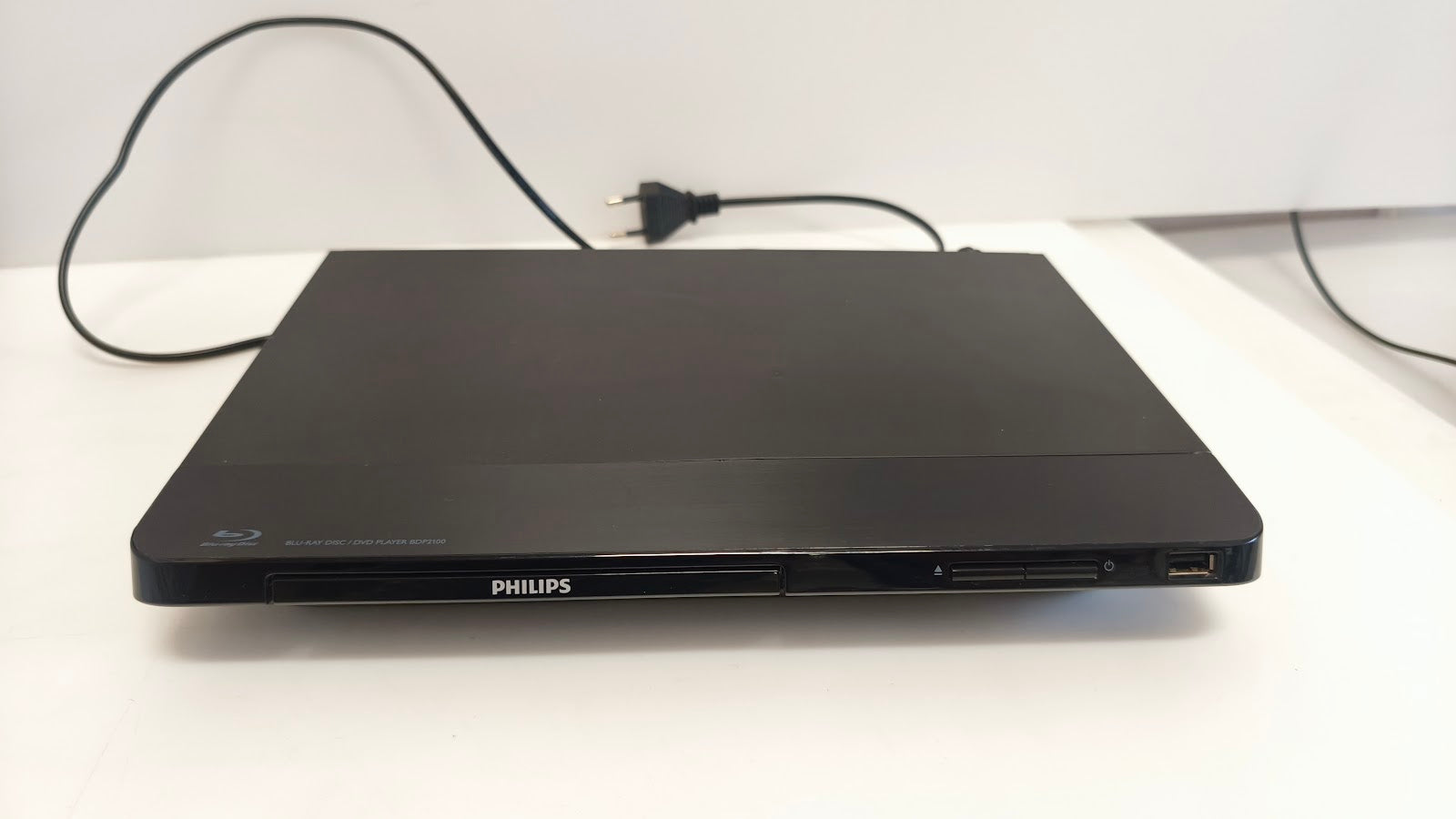 Philips BDP2100/12 Blu-ray Disc/DVD player - front view