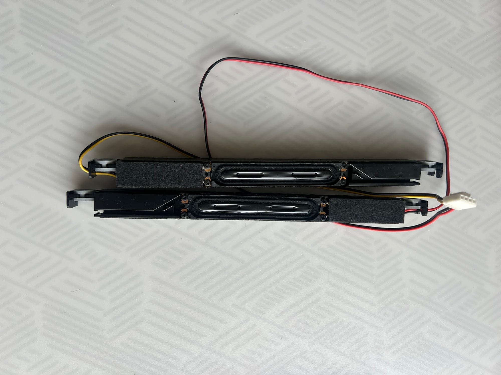 L/R speakers for Samsung UE32C5105