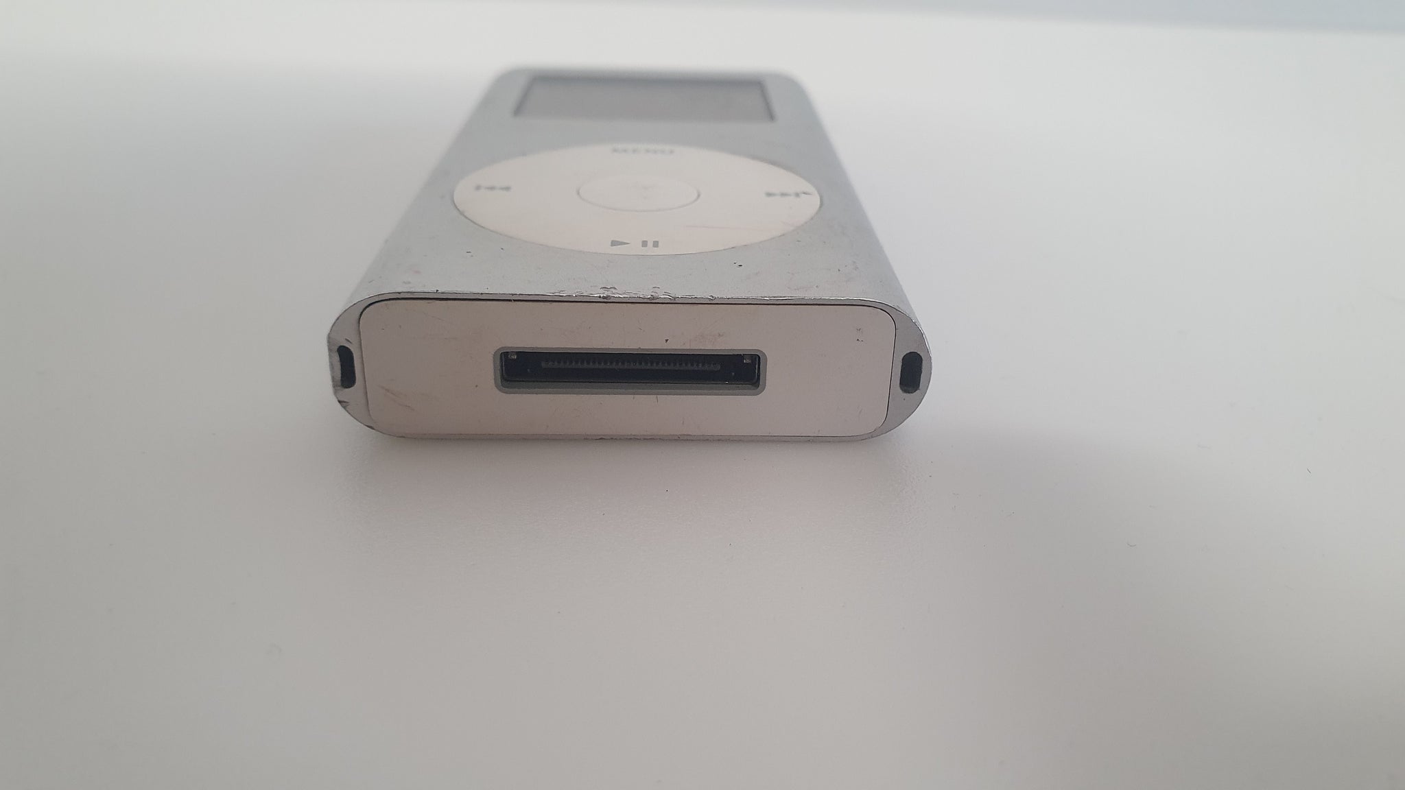 Apple iPod mini 4GB A1051 M9160B/A – Silver Classic MP3 Player