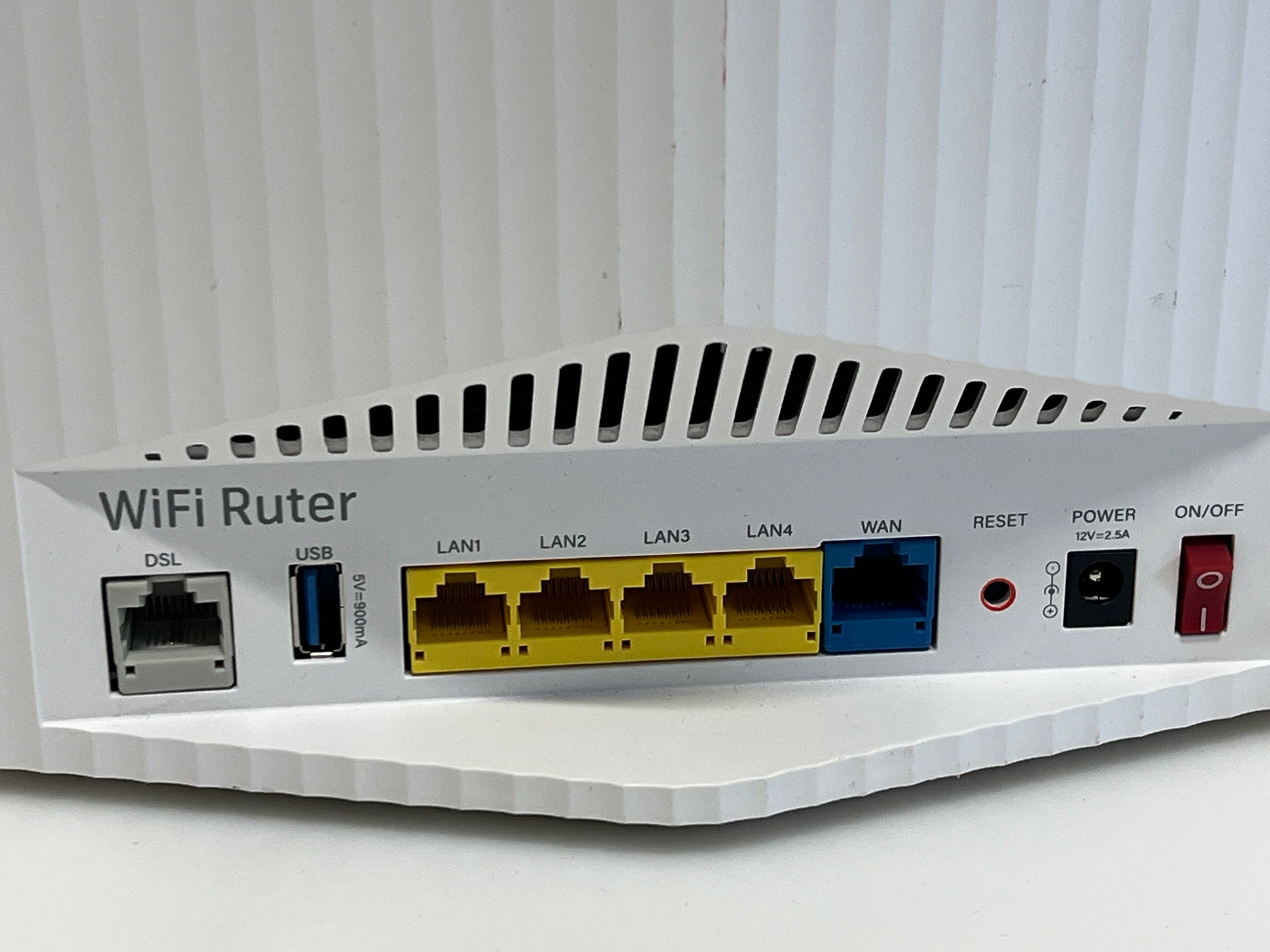 Media DG2200TN Wi-Fi Router