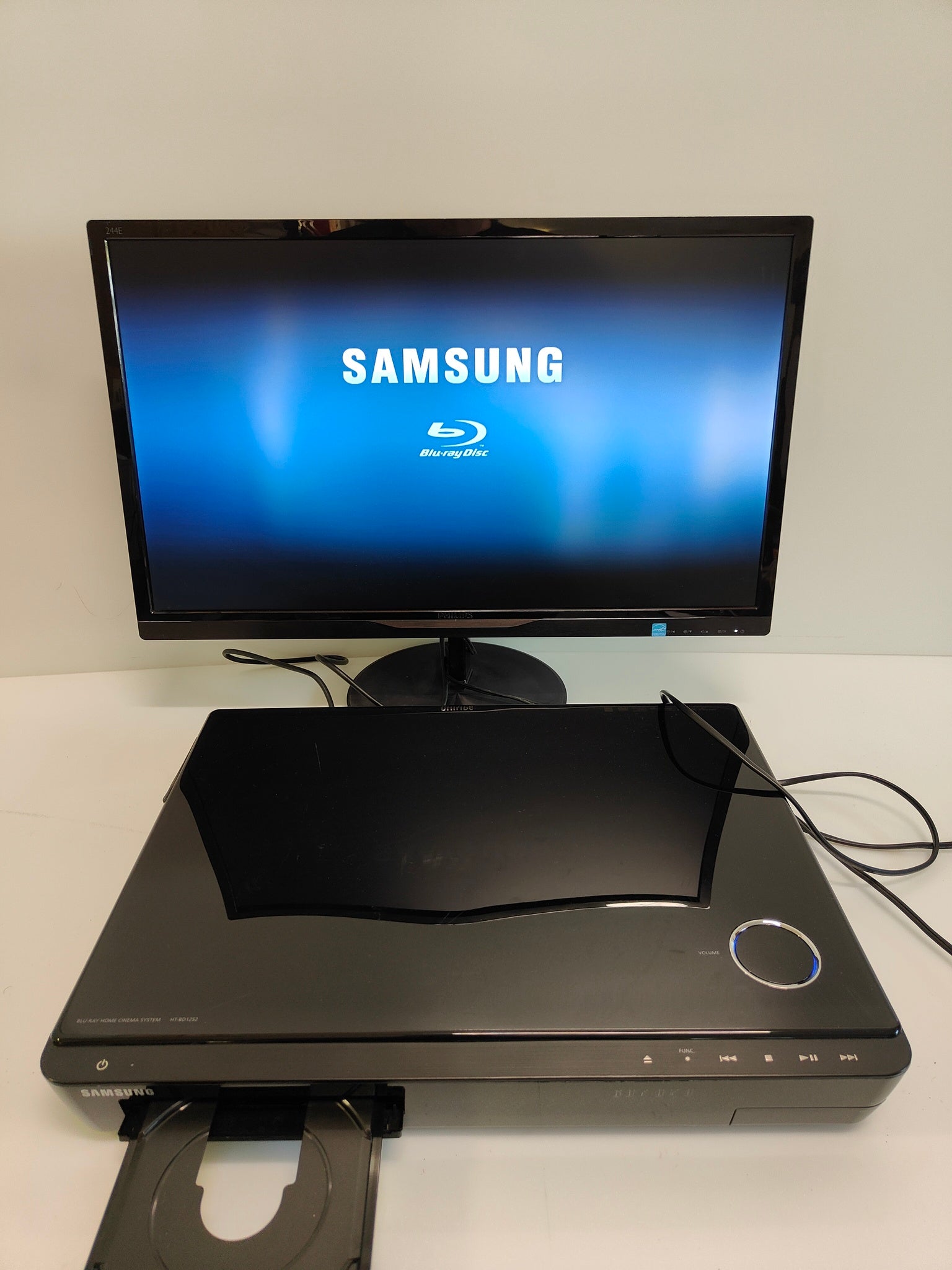 Samsung HT-BD1252 Blu-ray player