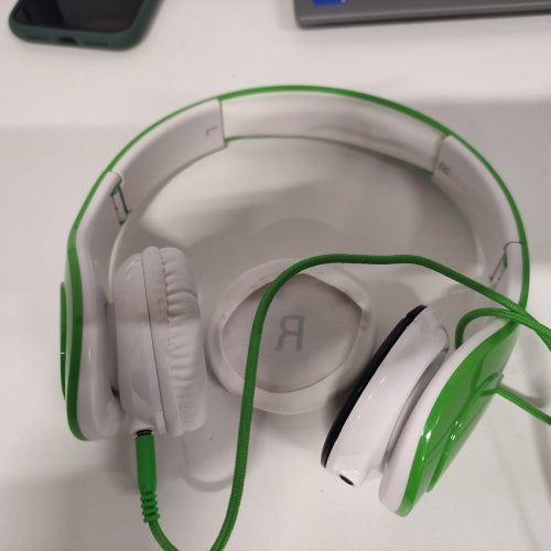 Ecost customer return Amazon Basics  Kids Over Ear Headphones with Limited Volume Green & Over Ear H