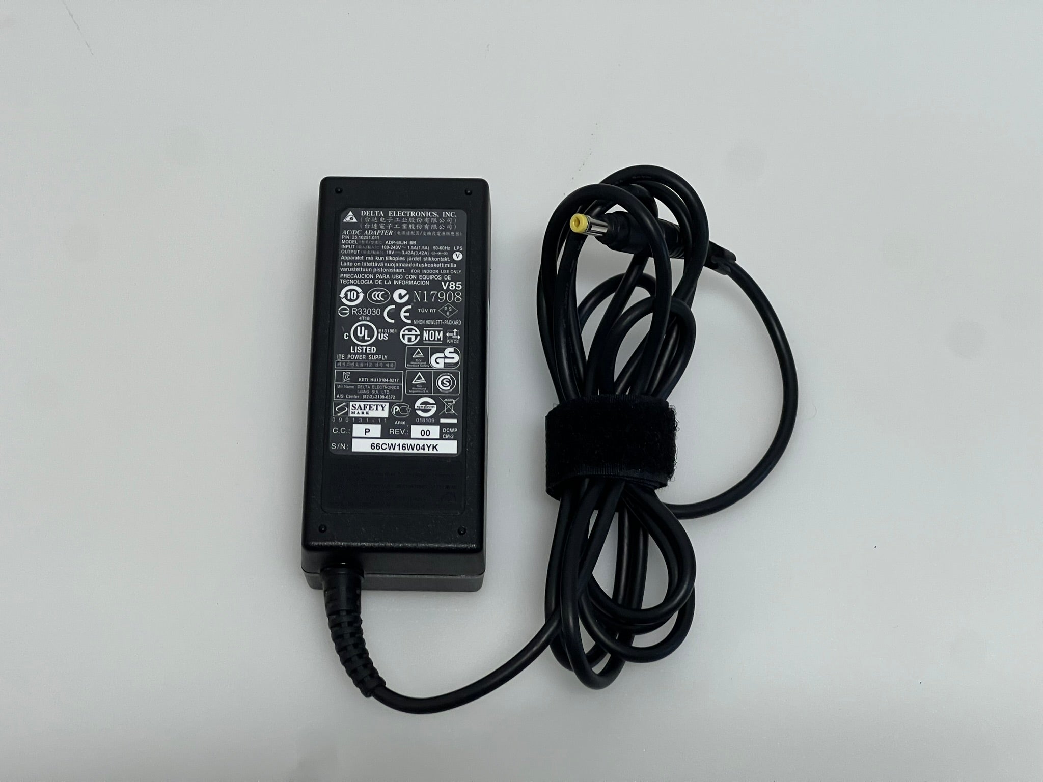 DELTA ELECTRONICS Adapter Charger 19V 3.42A ADP-65JH BB 25.10251.011 