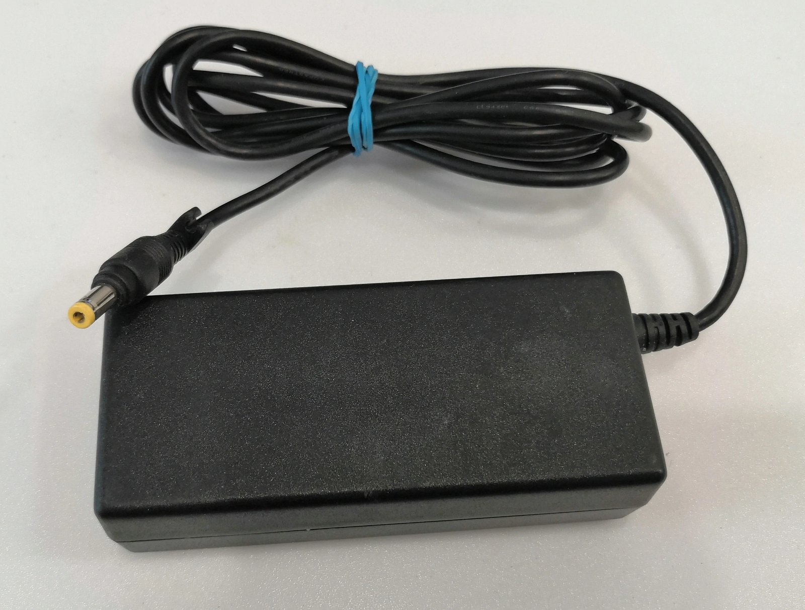 HP 380467-004 18.5V-3.5A (65W) Laptop Power Adapter