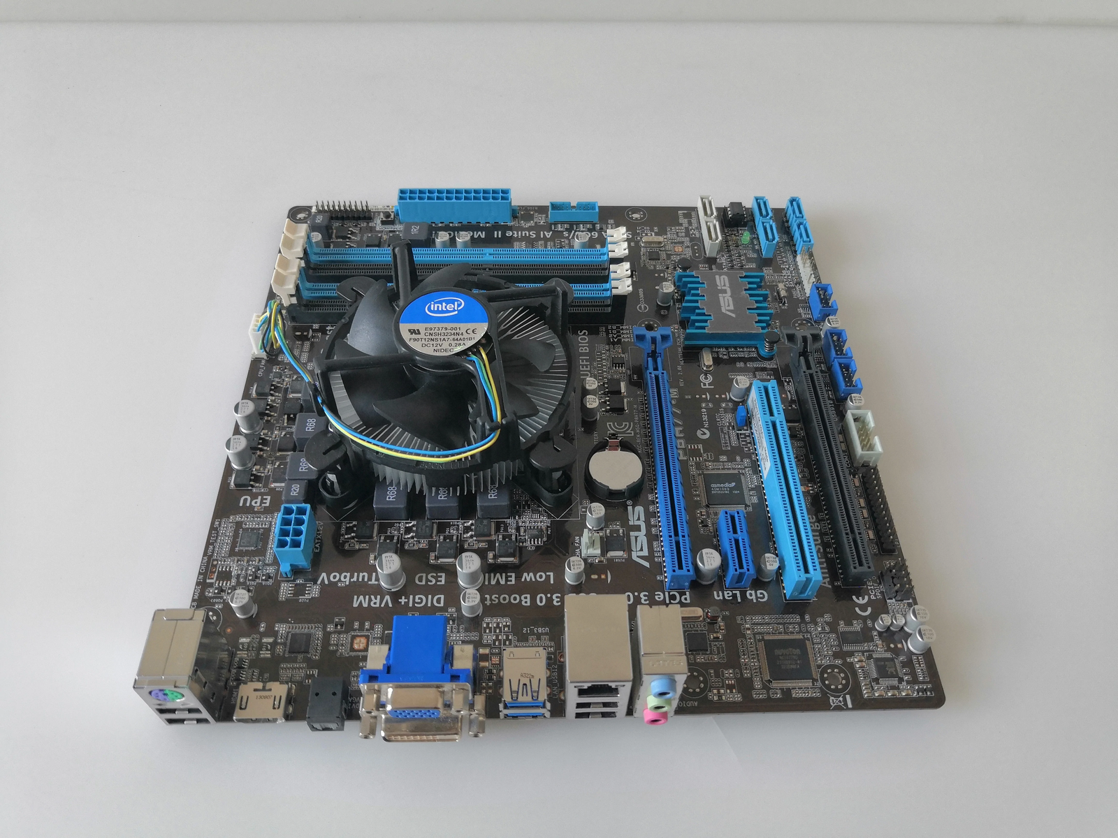 Motherboard ASUS P8H77-M rev2.00 + CPU Intel(R) Core i3-3220 + BOX FAN