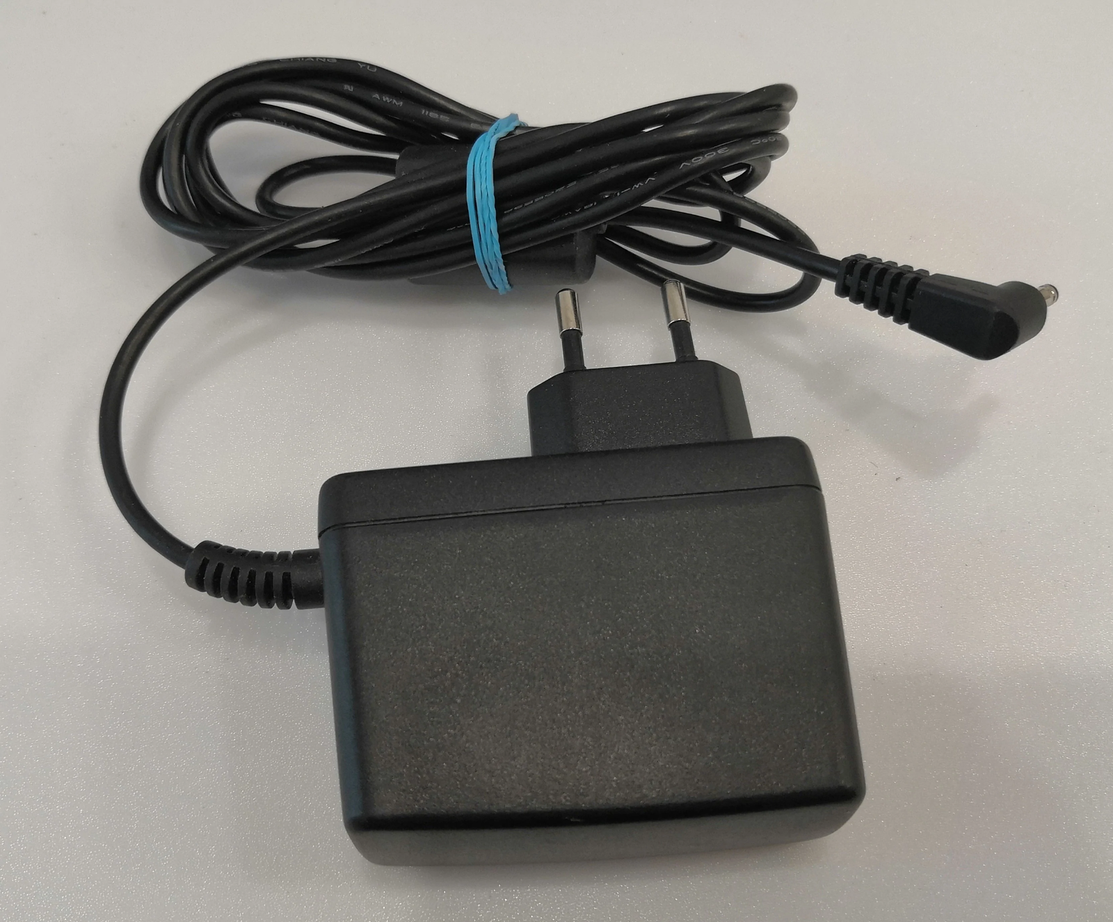 SWITCHING ADAPTER NO. RHF-050250-8C 5V-2.5A