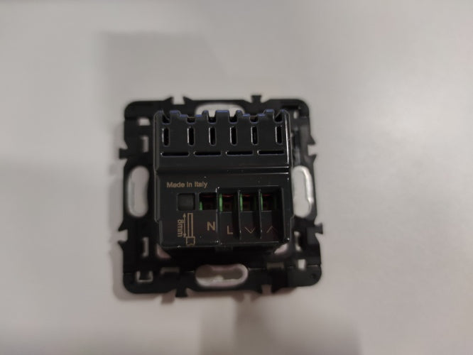 Ecost customer return Legrand  Switch for wired roller shutters for Céliane with Netatmo Connected i