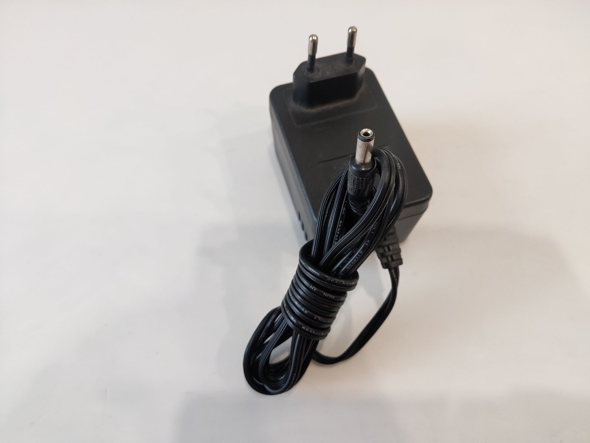 AC Adaptor MKD-062100GS 6v-2.1a power adapter