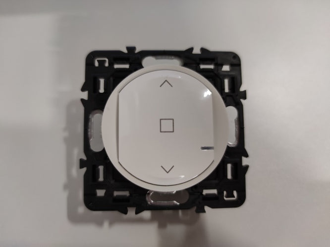 Ecost customer return Legrand  Switch for wired roller shutters for Céliane with Netatmo Connected i