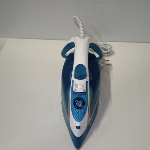 Ecost customer return Calor, Easygliss Plus Steam Iron with Constant Steam Quantity of 40 Steam Boo