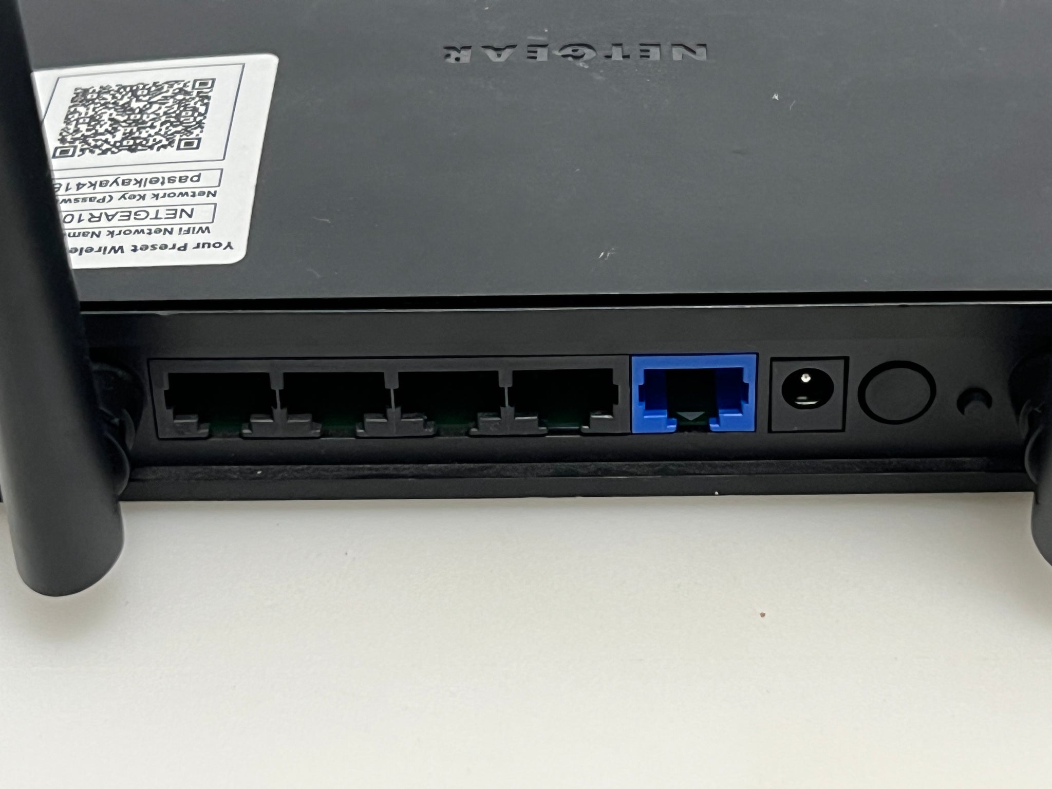 NETGEAR AC750 R6020 WiFi Router