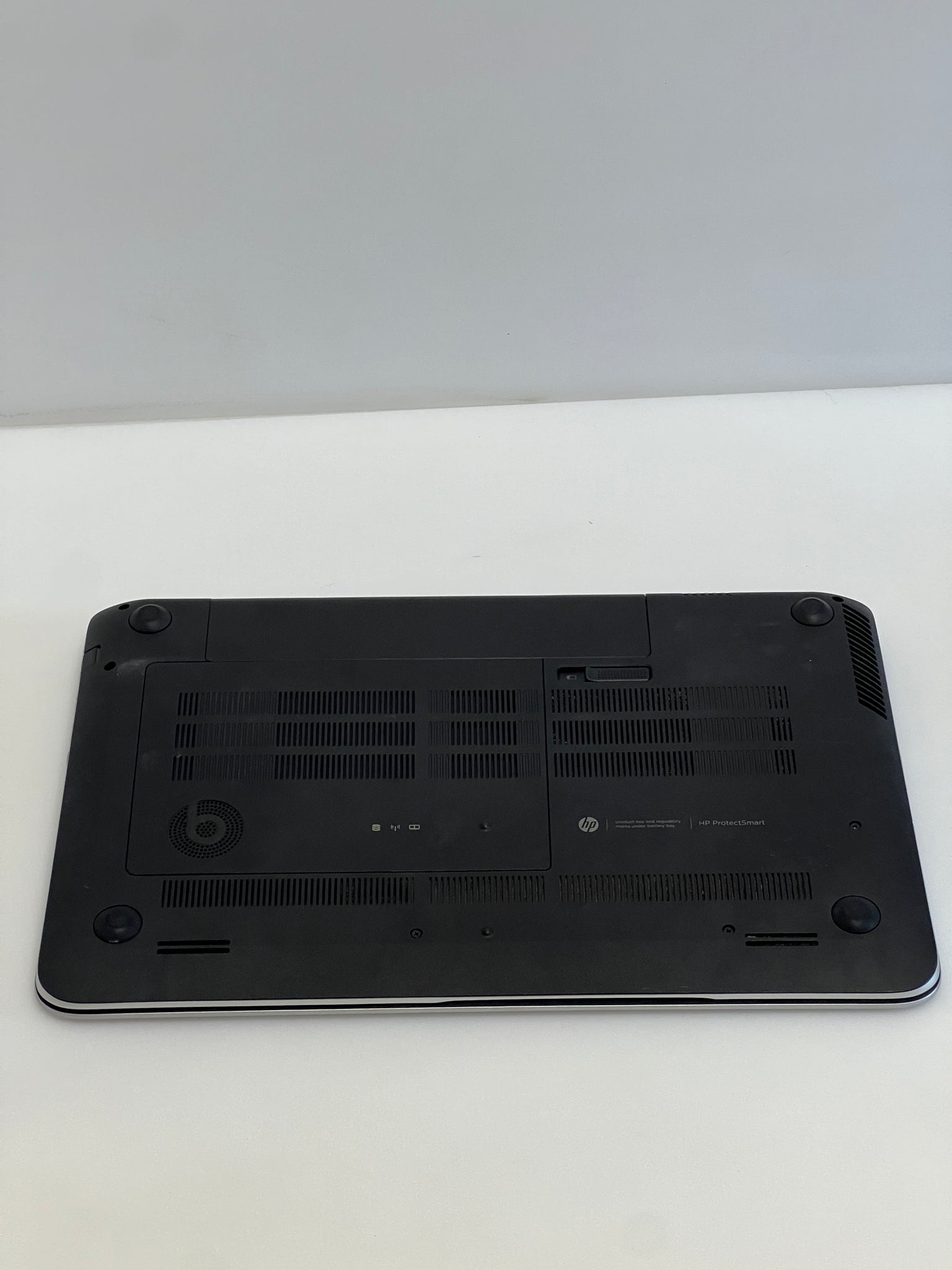 HP Envy Notebook 15-j118s0, 15.6,  AMD A8-5550M,  8 GB 1 TB SSD W10 Pro