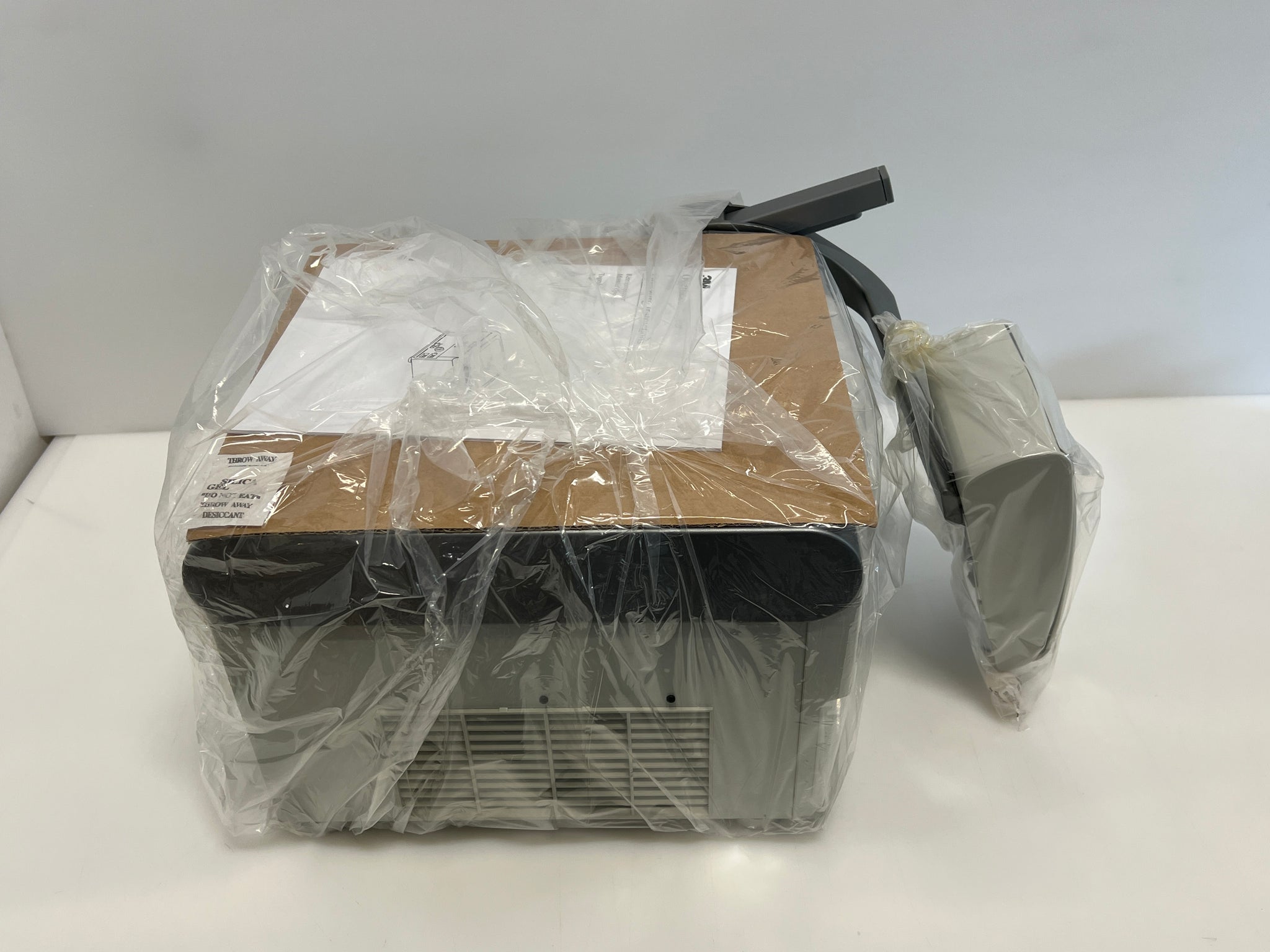 3M Overhead Projector 1700 – Portable Transparency Projector for Classroom & Office