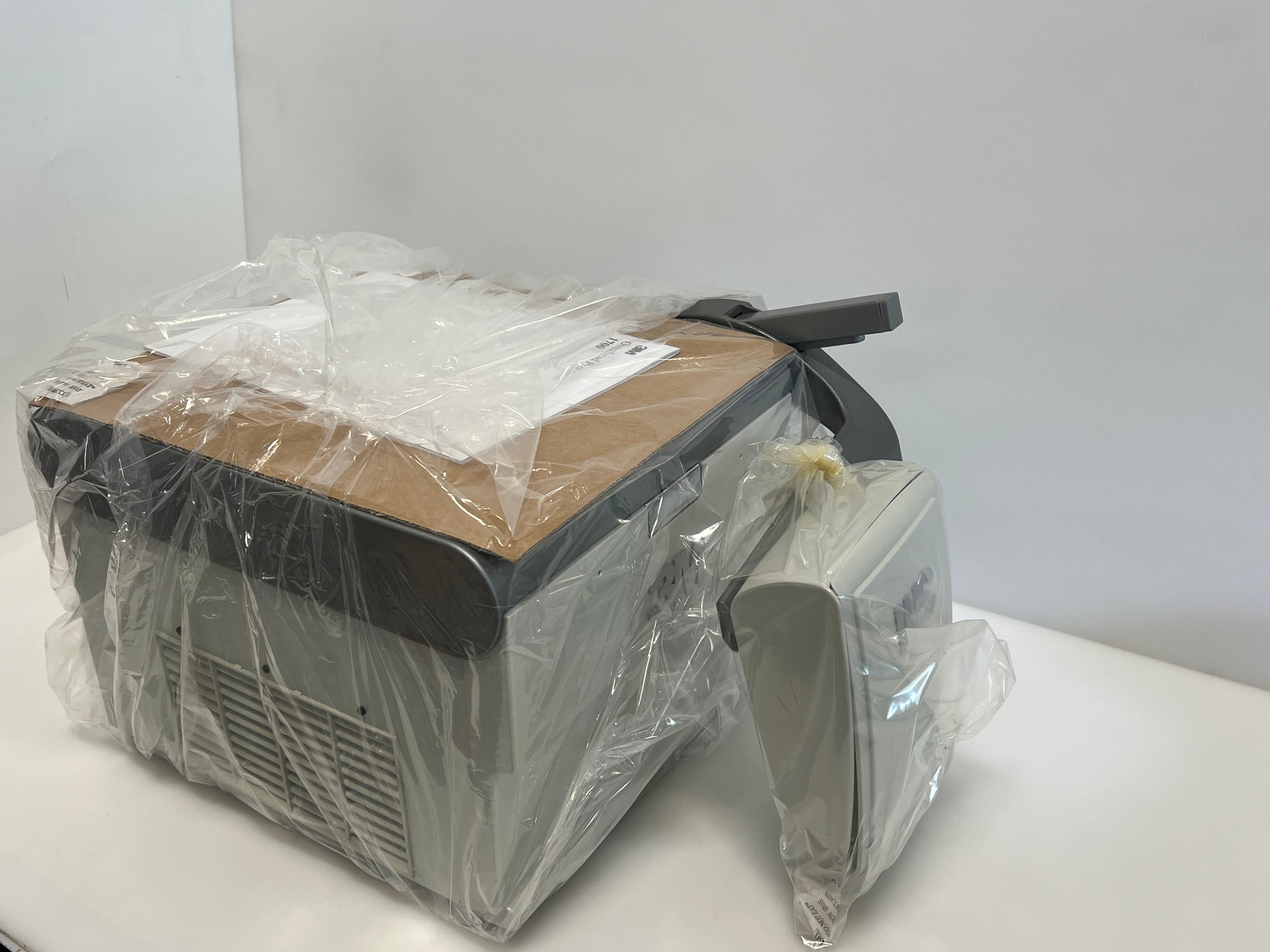 3M Overhead Projector 1700 – Portable Transparency Projector for Classroom & Office