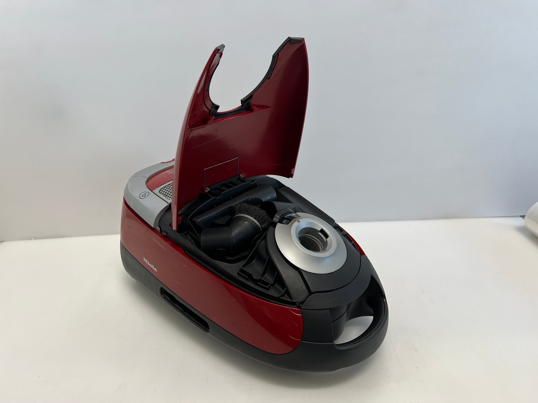 Miele S5281 Callisto Canister Vacuum Cleaner