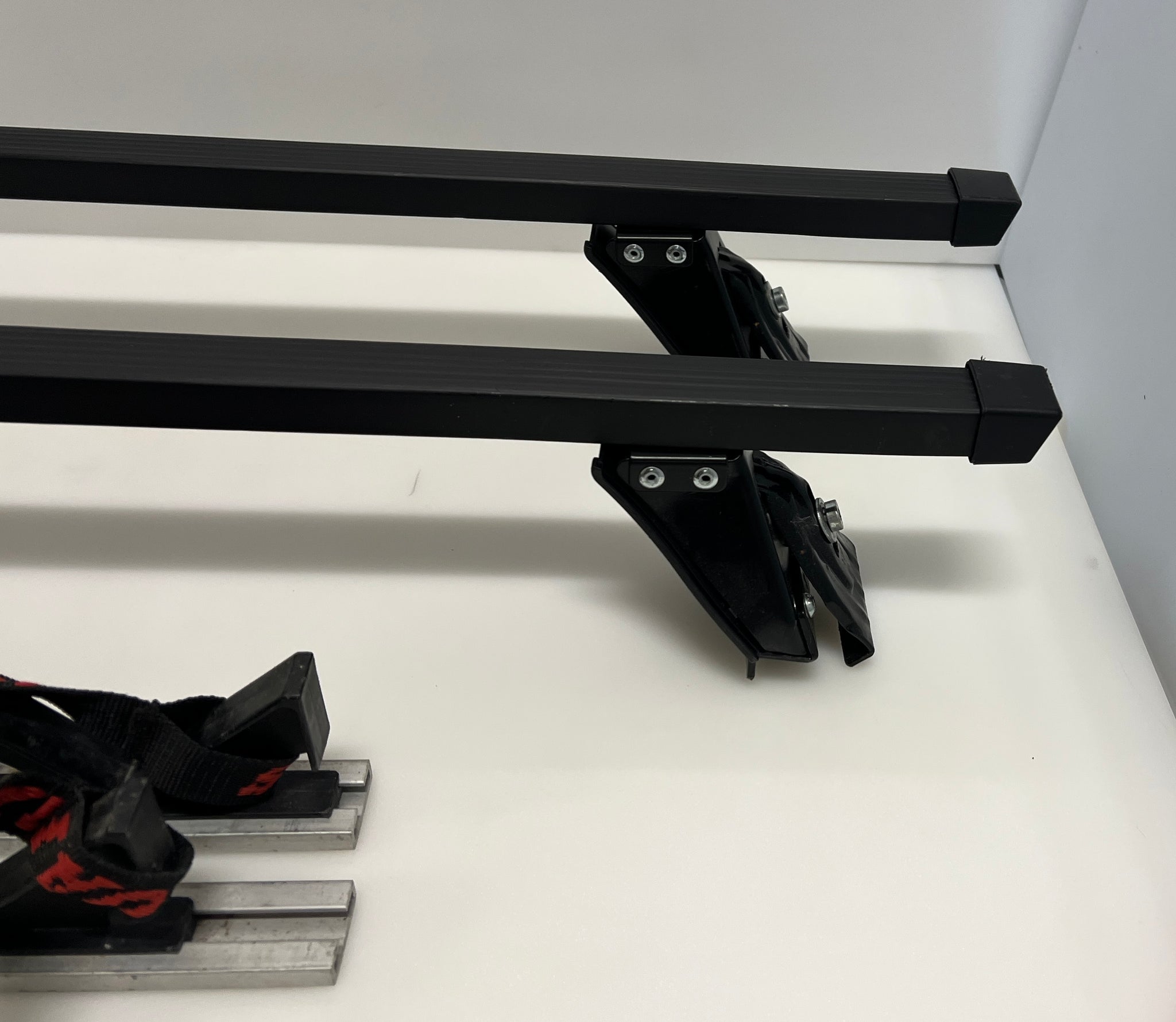 SkiGuard Roof Rack Cross Bars – 122.5 cm / 80 cm, Lightweight Aluminum