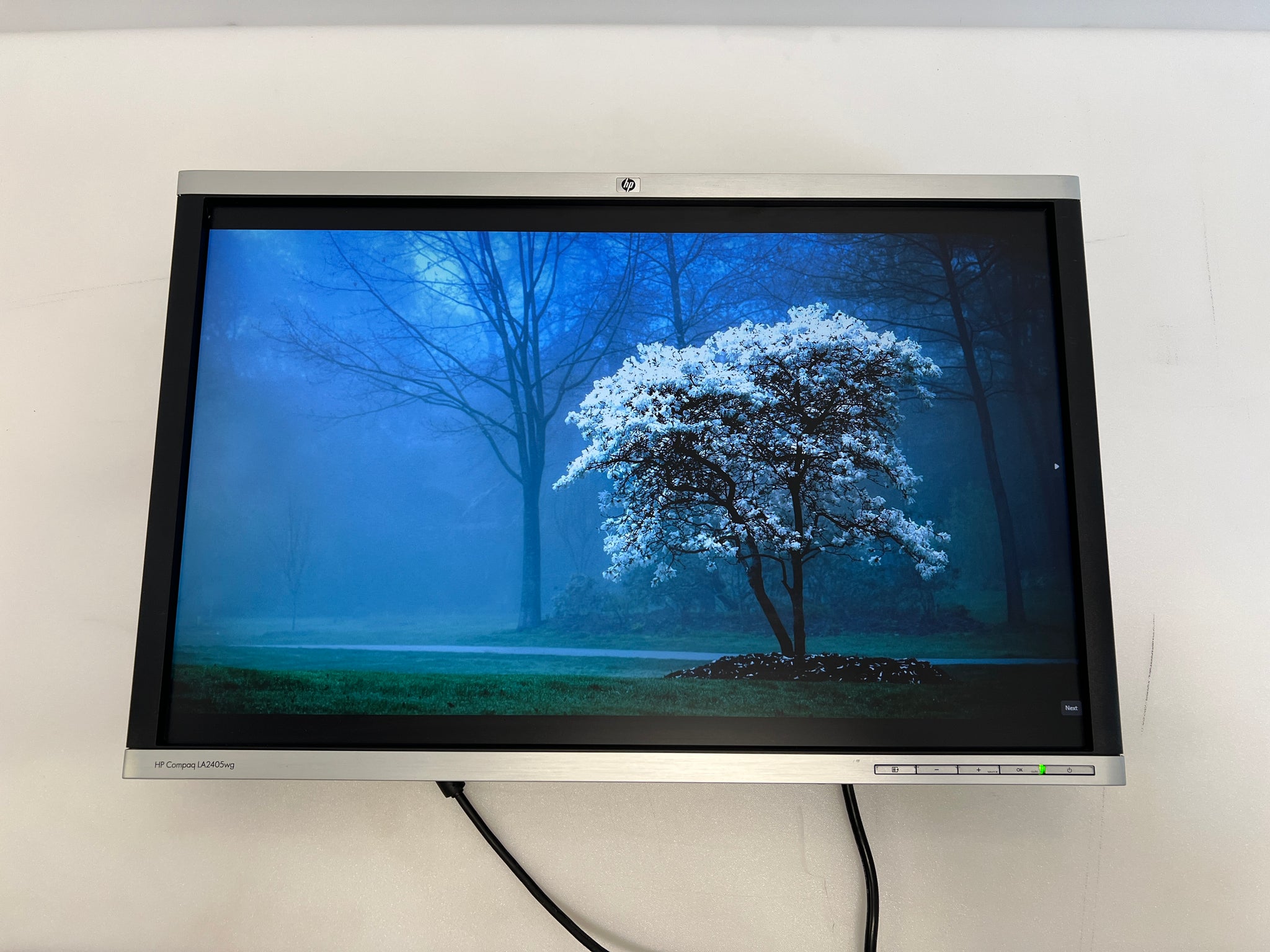 HP LA2405wg 24