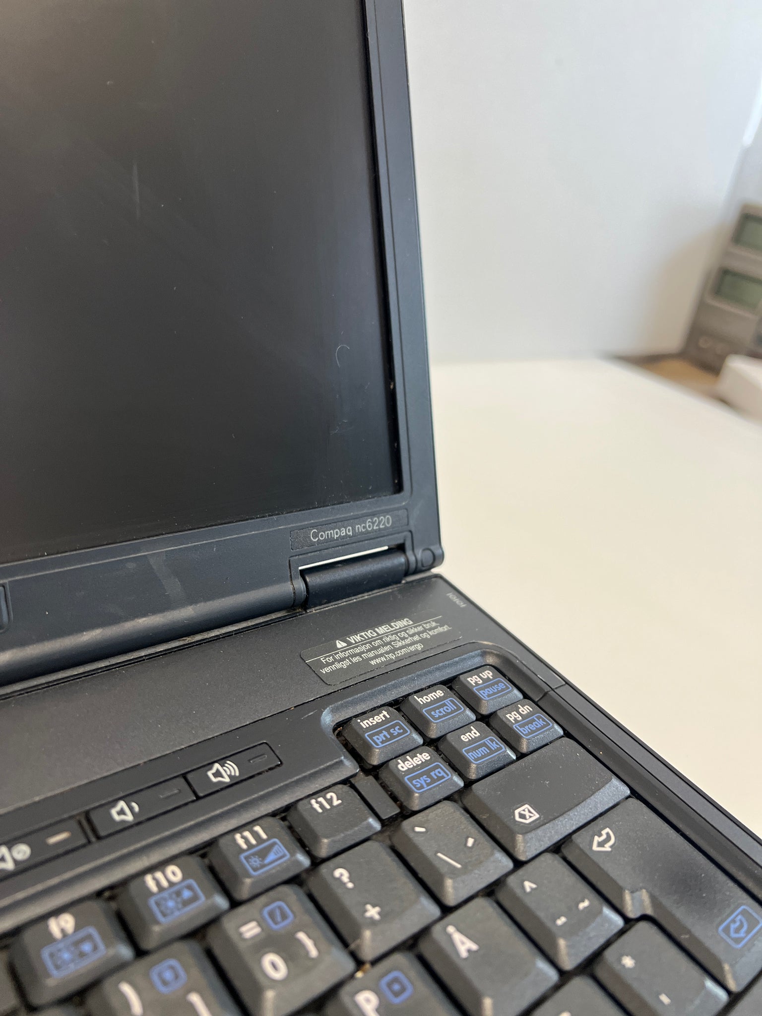 HP Compaq nc6220 Laptop – Pentium M, 512MB RAM, Intel Graphics