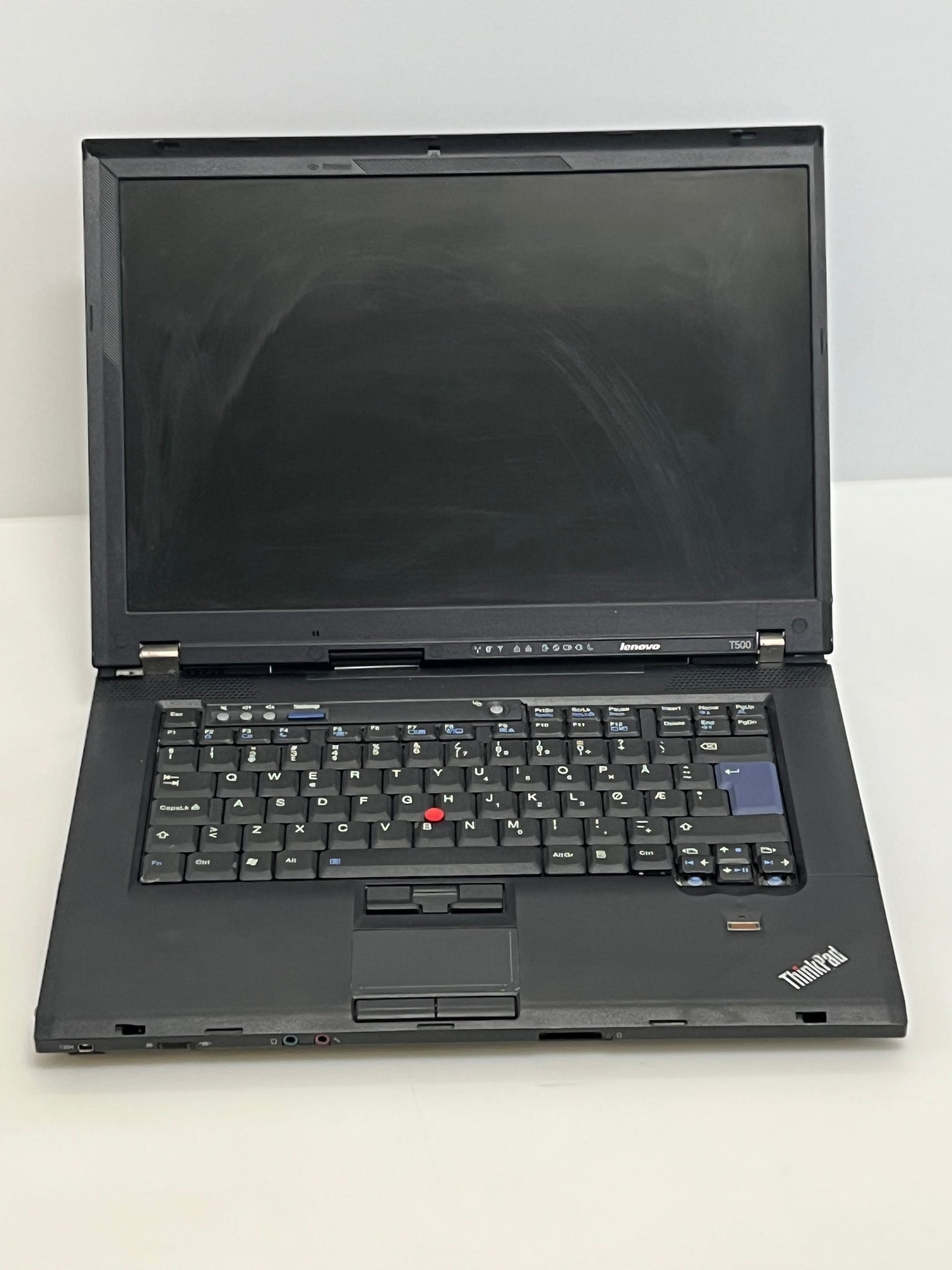 Lenovo ThinkPad T500 – Intel P8600, 4GB RAM, Intel Graphics