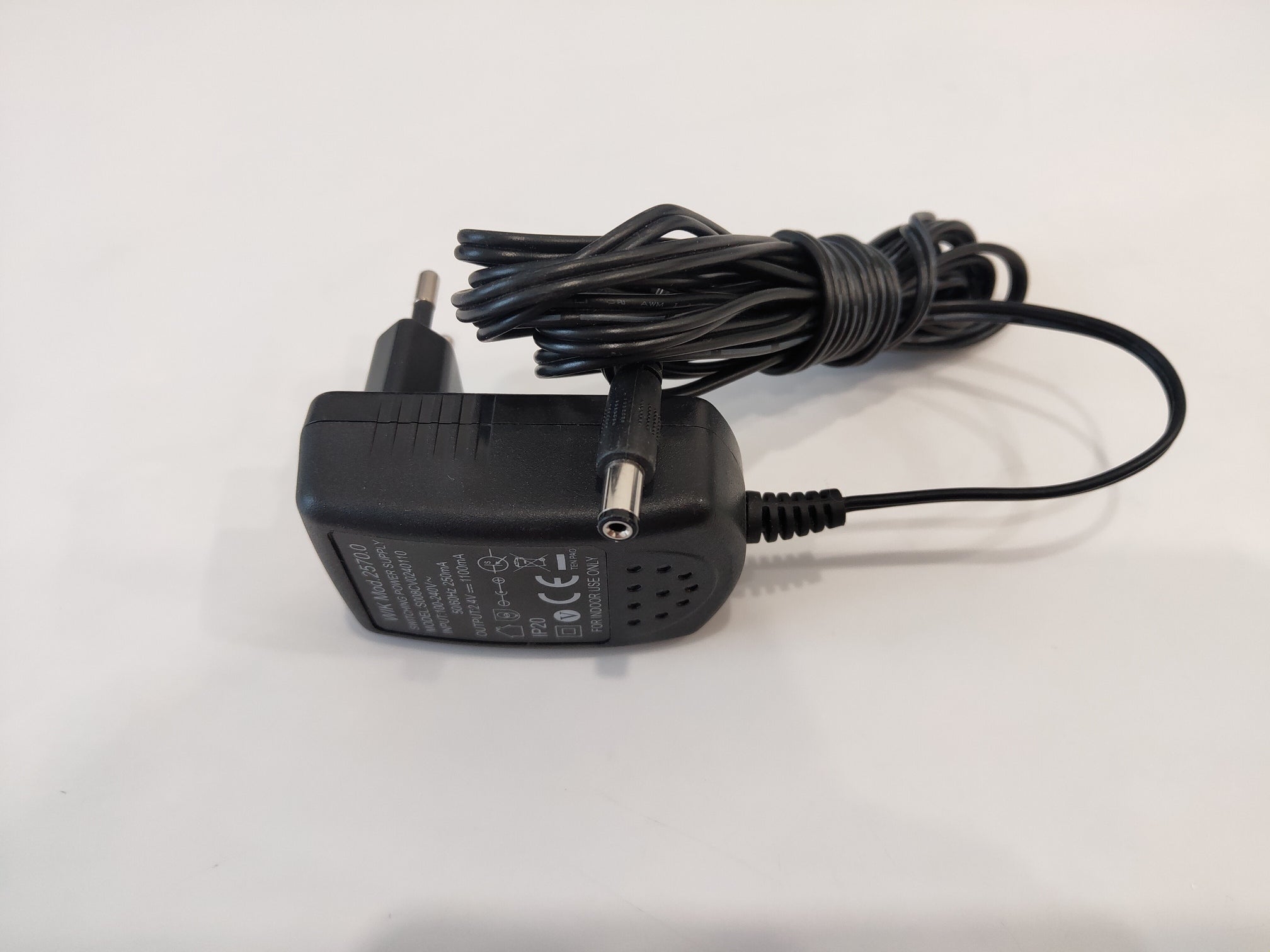 WIK Mod.2570.0 S008CV0240110 2.4v-1100Ma power adapter