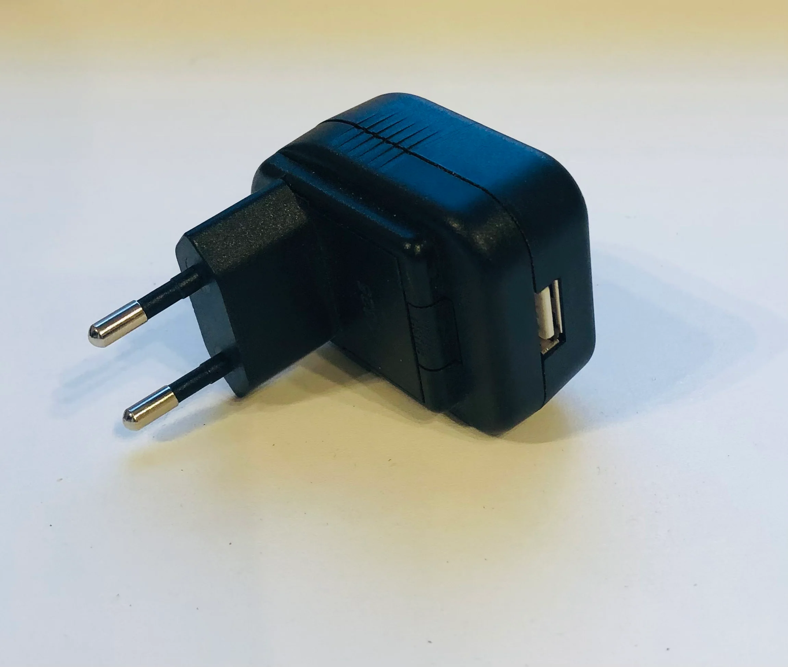 MOTOROLA IU08-2050120-WP 5V adapter