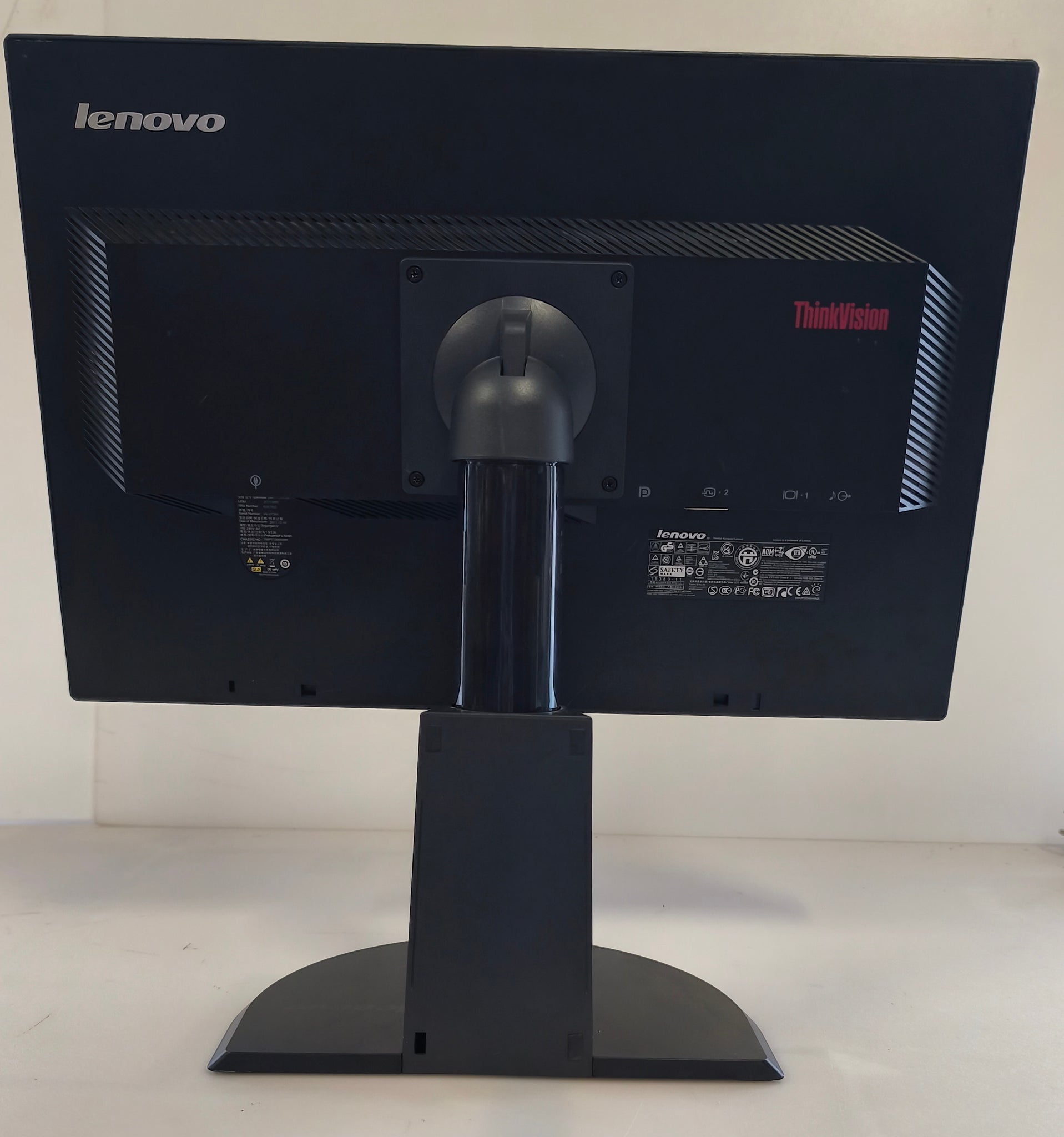 Lenovo LT2252pwD 22