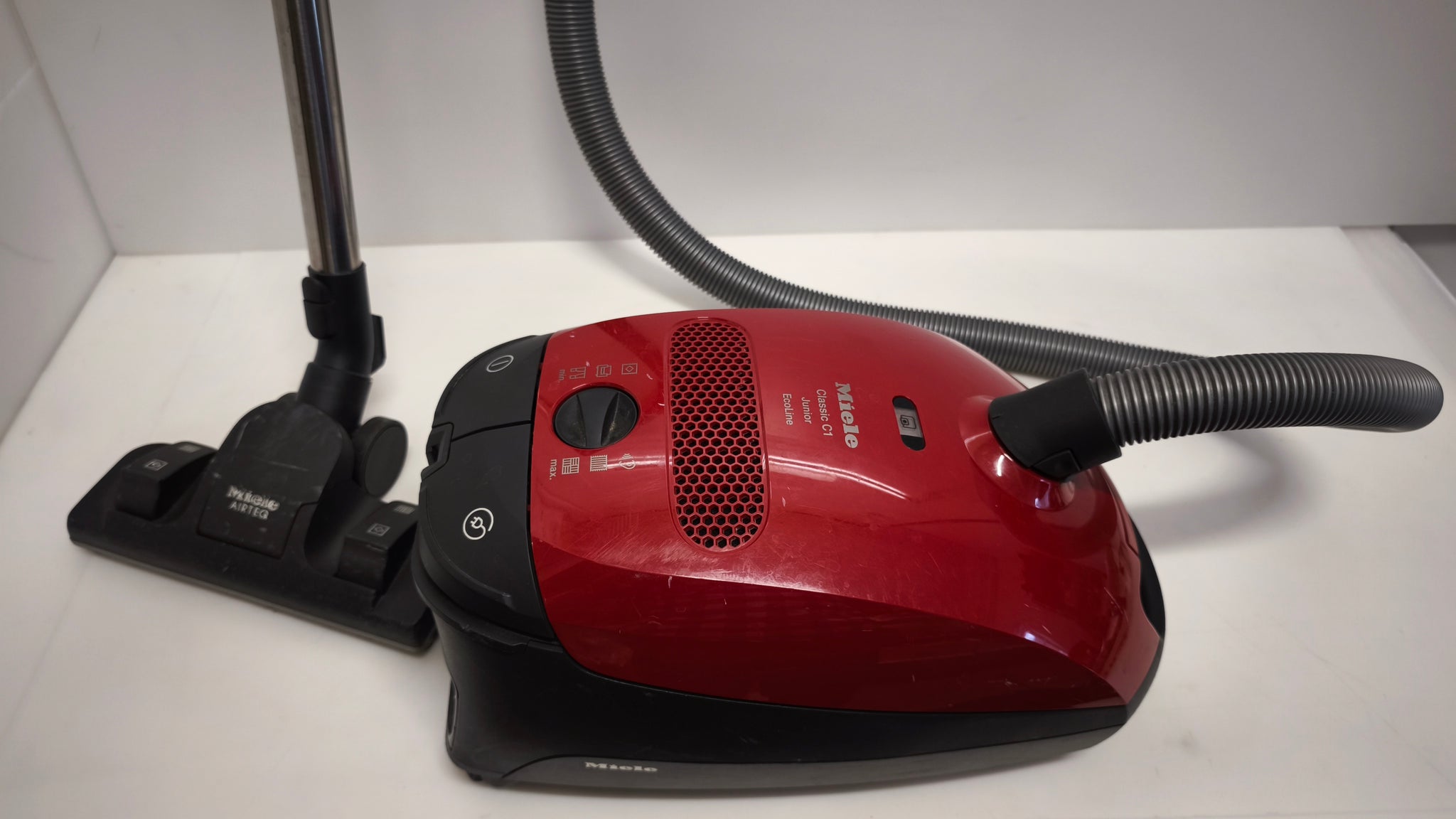 Miele Classic C1 Junior EcoLine Vacuum Cleaner