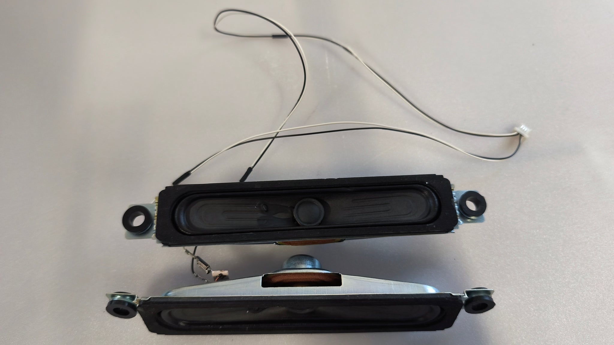 Speakers for Grundig 43VLX6820BP