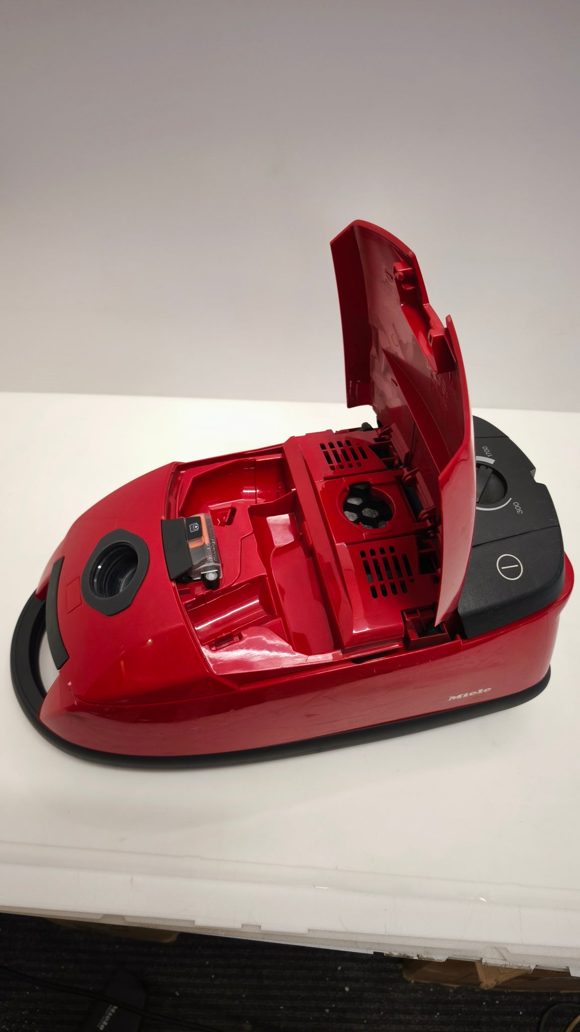 Miele S 570 Super Air Clean Vacuum Cleaner