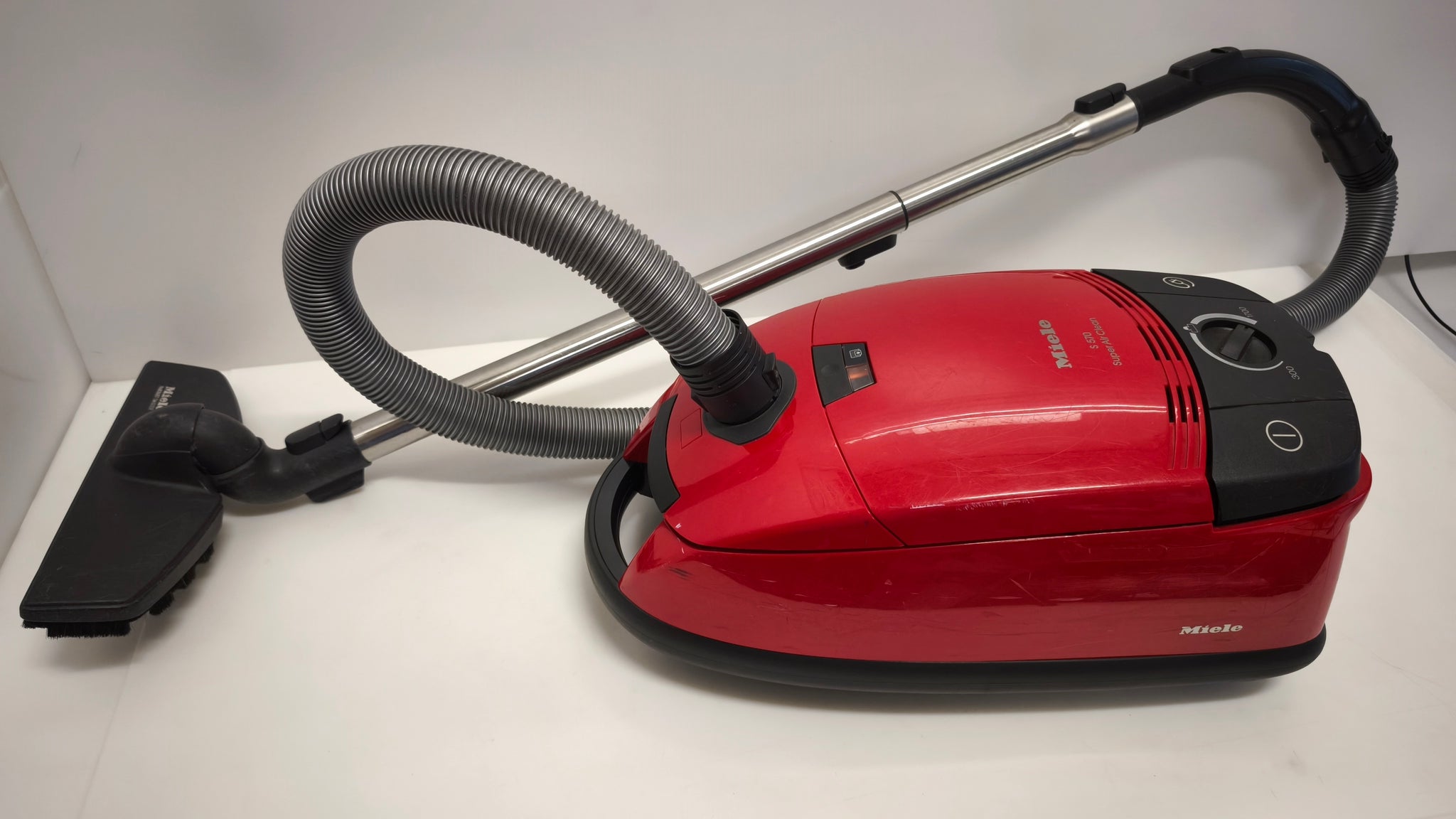 Miele S 570 Super Air Clean Vacuum Cleaner