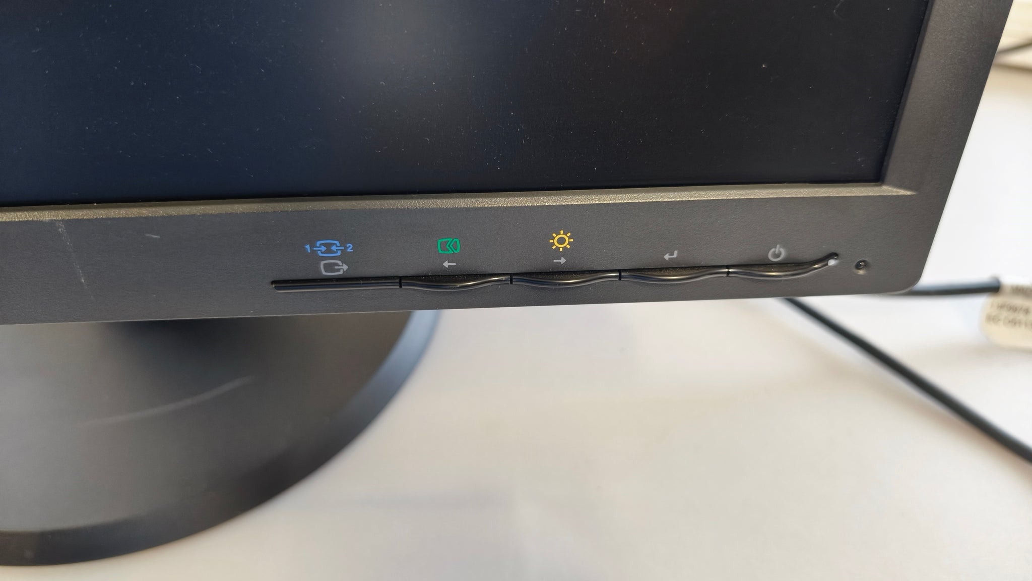 Lenovo LT2252pwD 22