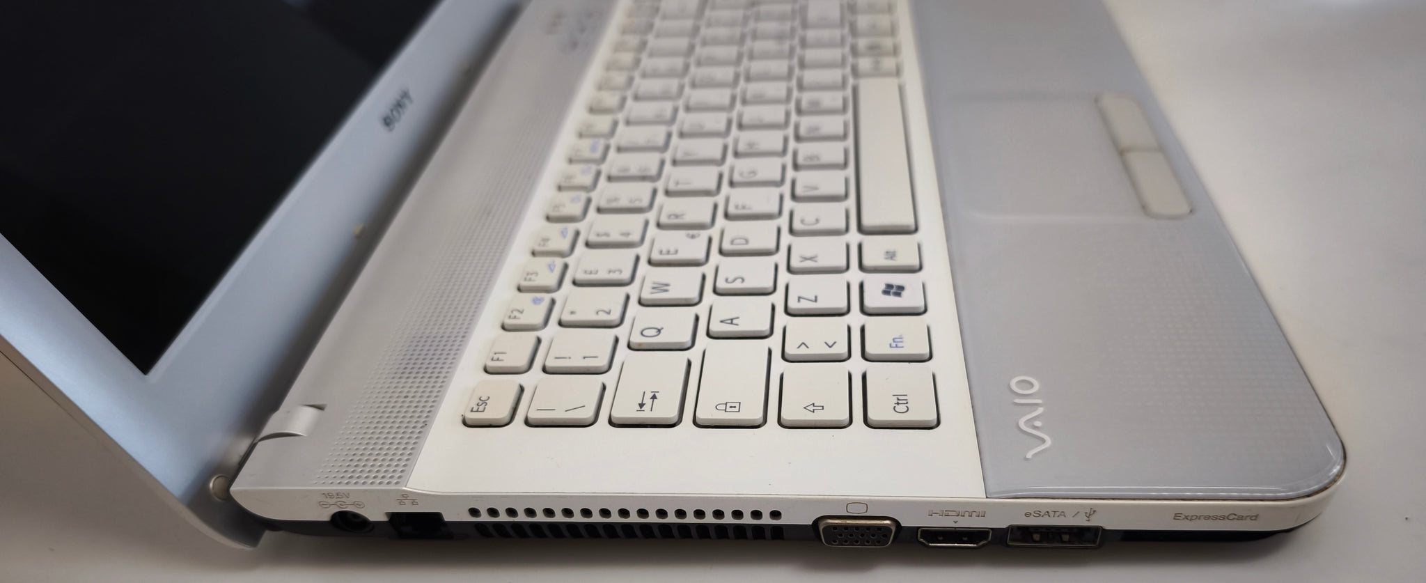 Sony Vaio PCG-61211M i3 M370 4GB RAM 320GB HDD Win 7