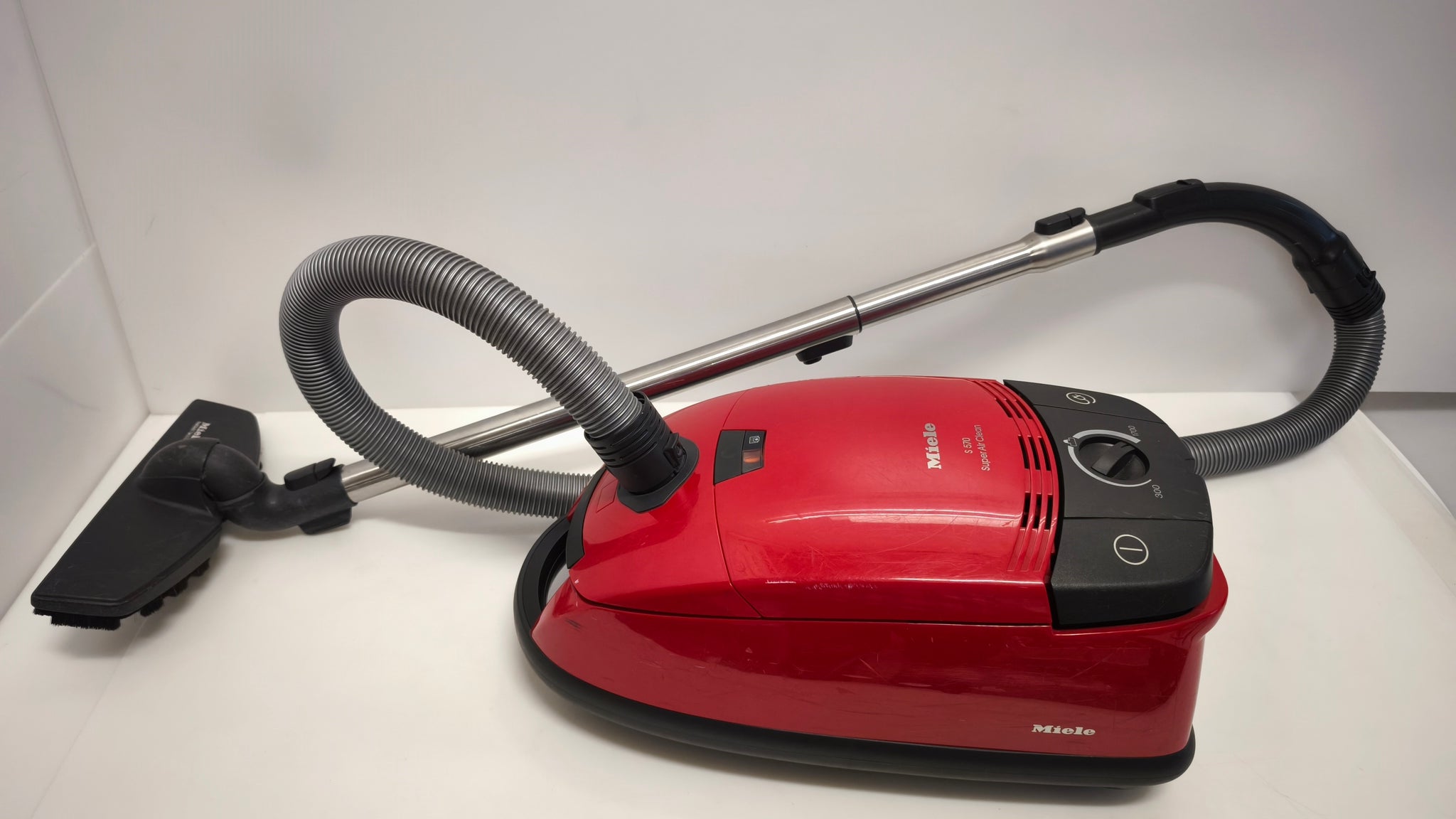 Miele S 570 Super Air Clean Vacuum Cleaner