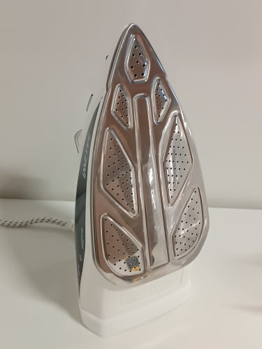 Ecost Customer Return, Imetec ZeroCalc Z1 2500 steam iron with anticalcare technology, multi-hole st