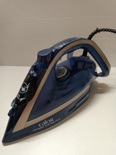 Ecost Customer Return, Calor Ultragliss Calc Plus Iron 2800 W Steam Output 50 Steam Boost 250 g/min