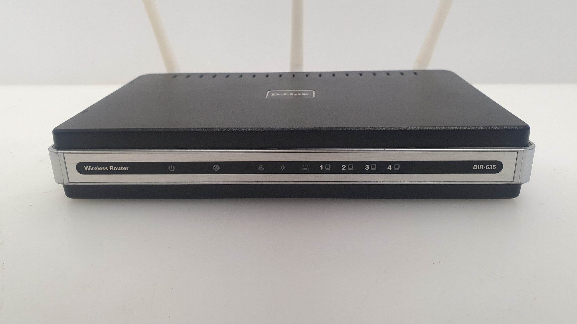 D-Link DIR-635 Wireless Router 