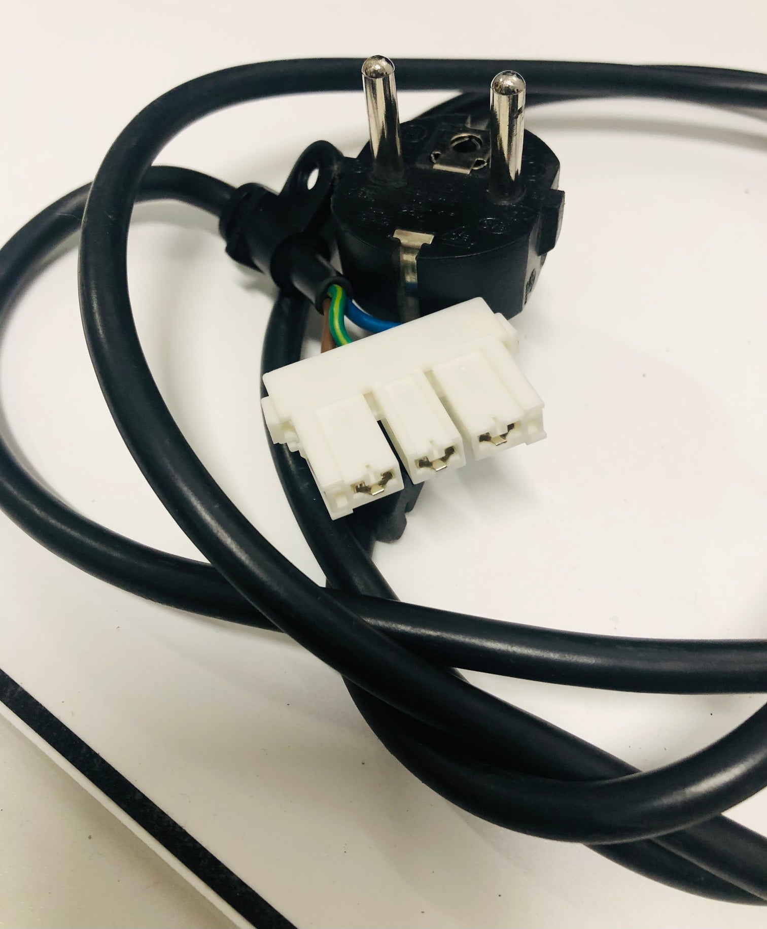 Power cable - Samsung UE40B8050