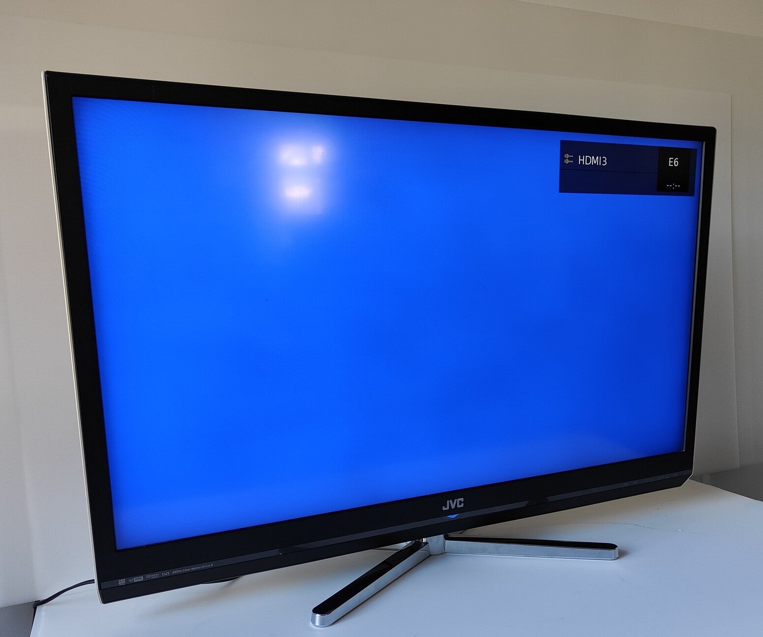 JVC LT-42DV1BU 42-inch LCD TV