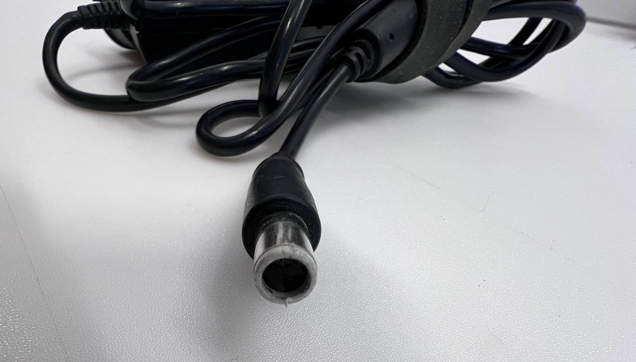 Dell Vostro 1510 Laptop - 90W AC Adapter LA90PS1-00, 19.5V 4.62A