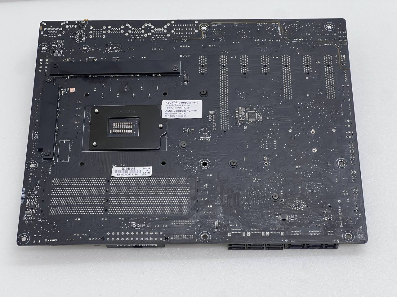 Asus Z97 Deluxe - Dual Intelligent Processor Crystal Sound 2 (LGA 1150 ATX Intel Motherboard)