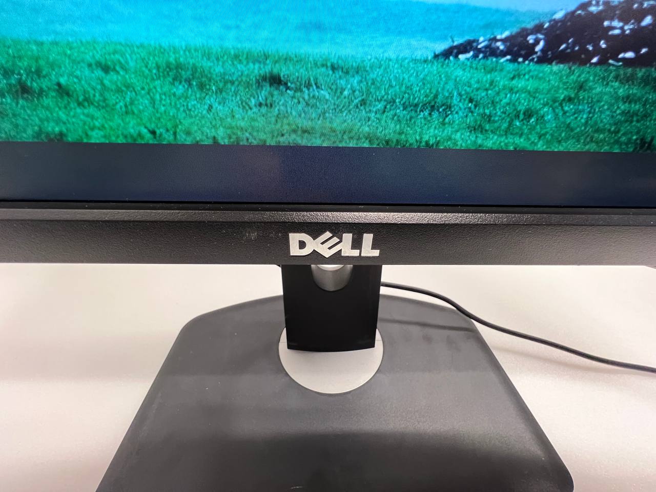 Dell U2412Mc 24″ UltraSharp LCD Monitor – WUXGA, IPS Display