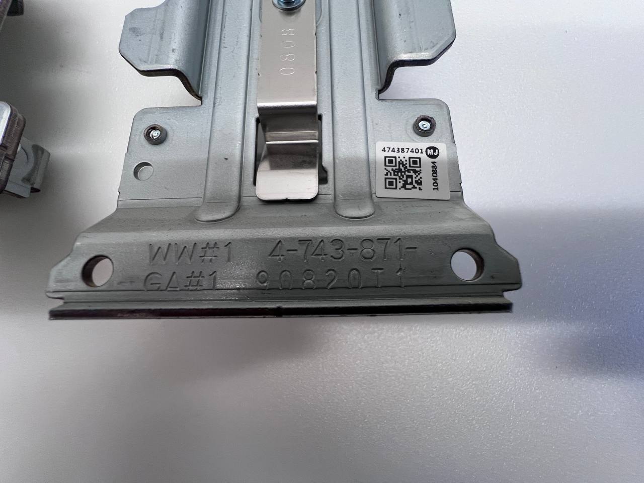 Retaining Clip 4-743-871 for Sony KD-65XG8596 TV
