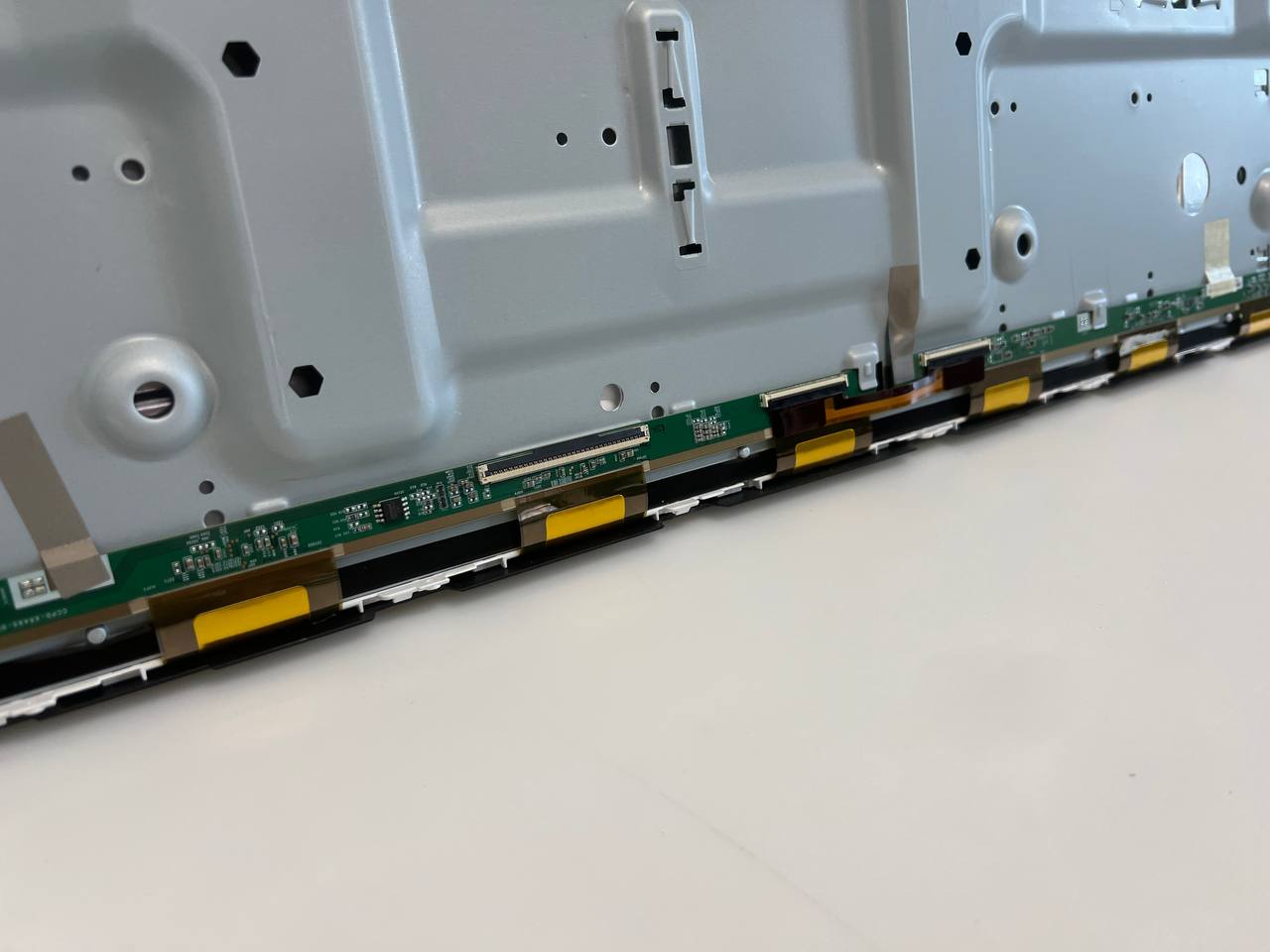 Samsung QE50Q60AAUXXH – Matrix Screen With Boards & LEDs
