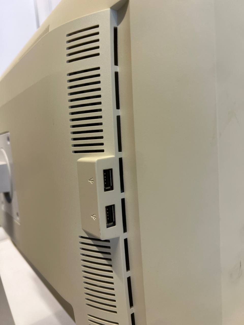Fujitsu 27-Inch P27T-6 IPS Monitor