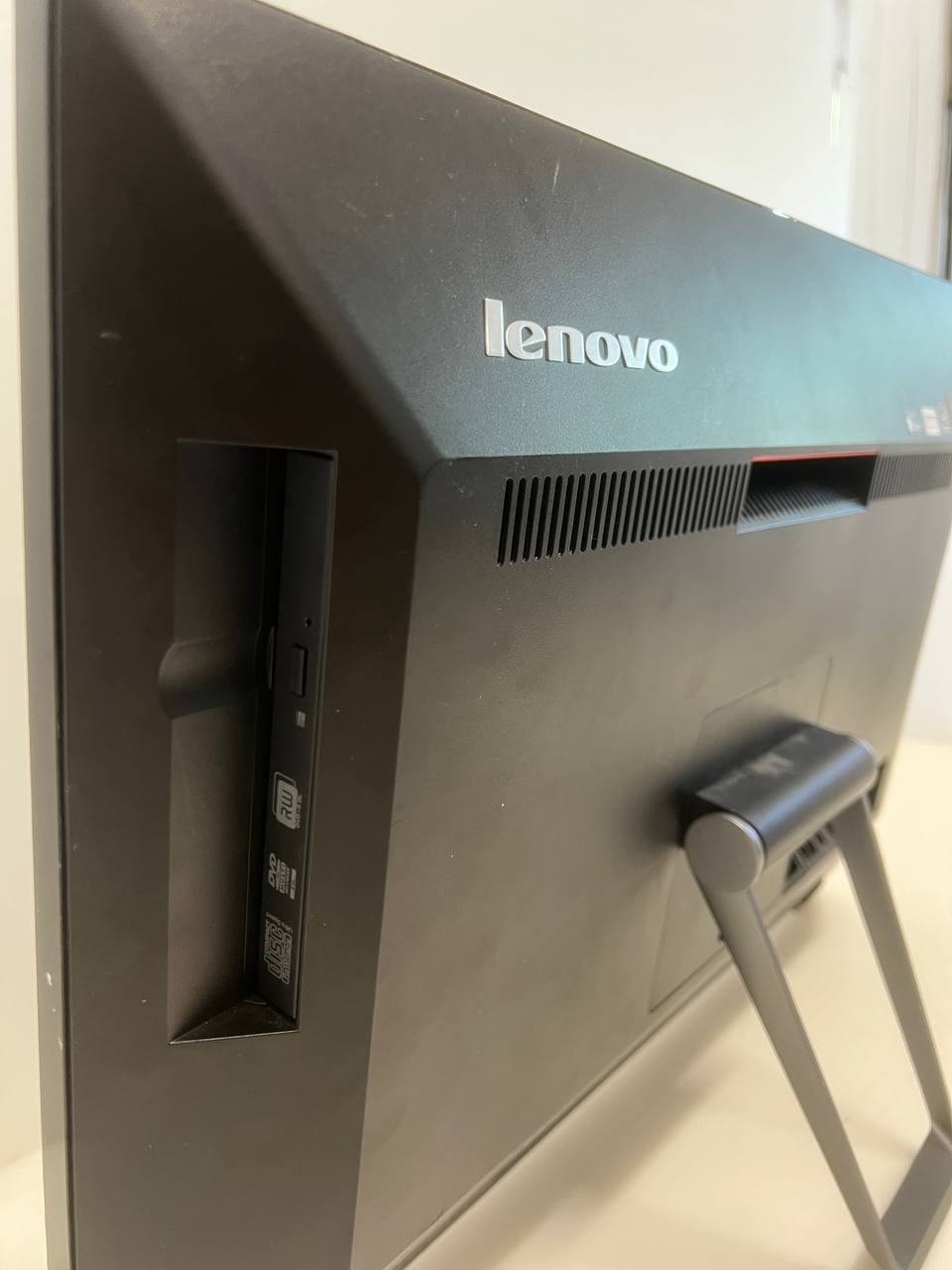 Lenovo ThinkCentre E93z All-in-One PC 23