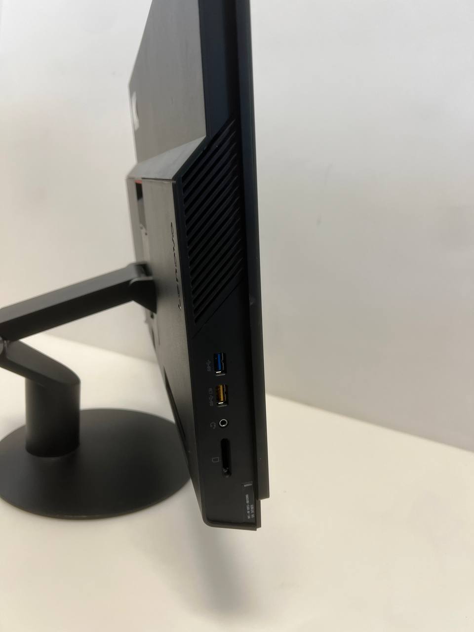 Lenovo ThinkCentre M900z All-in-One Professional Desktop PC