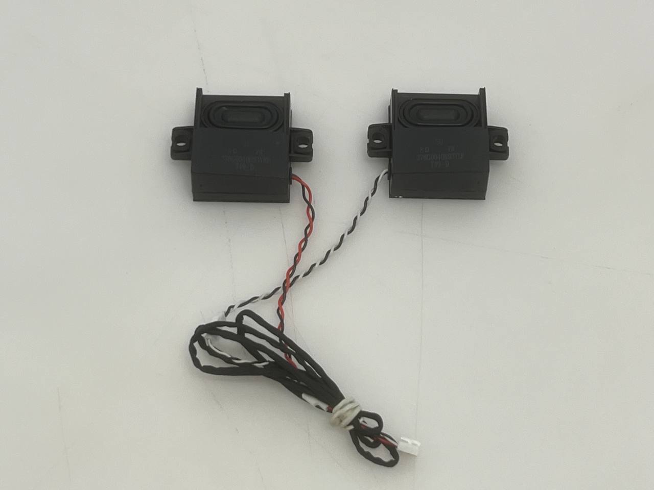Philips 272E1 Monitor |Speakers – 4W 378G0040693YL