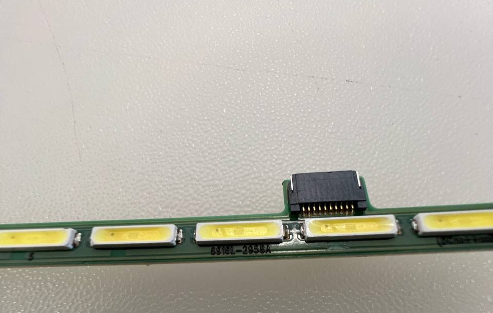 HP Monitor HSTND-9841-L |  LED - 6915L-2958A