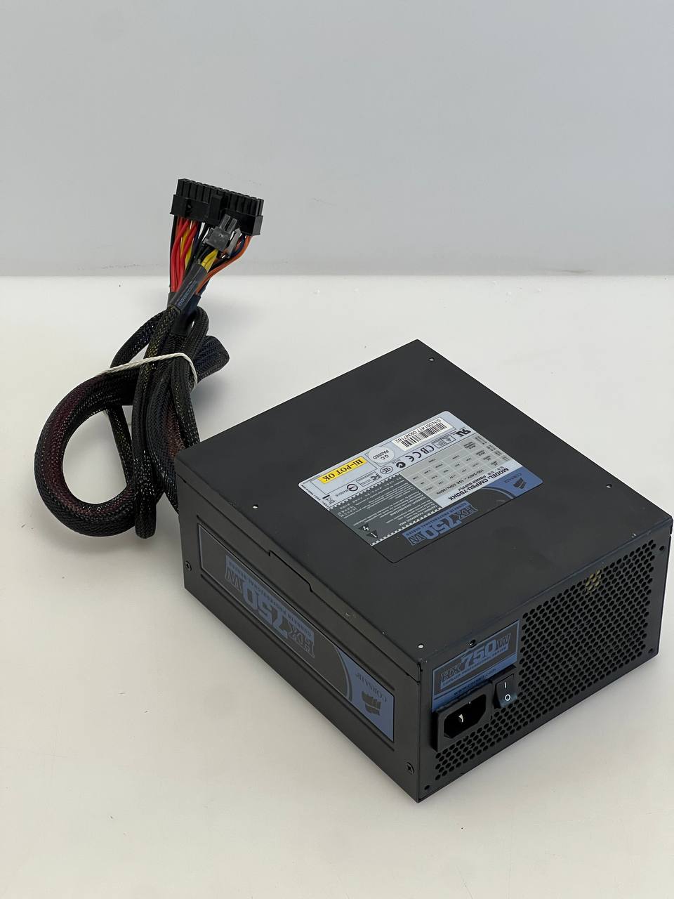 Corsair HX750 | 750W Modular Power Supply - 80 PLUS Silver
