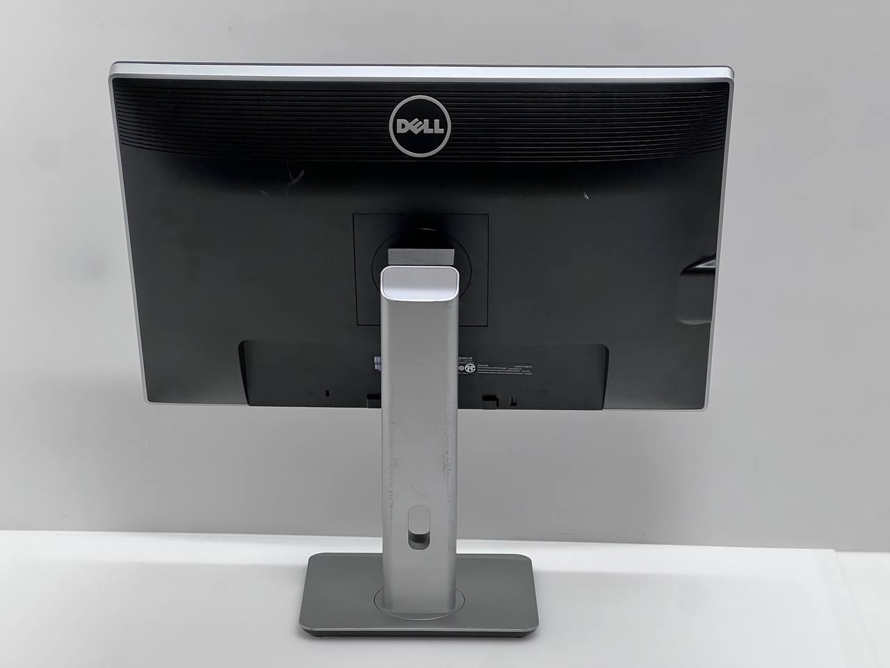 Dell U2412M 24